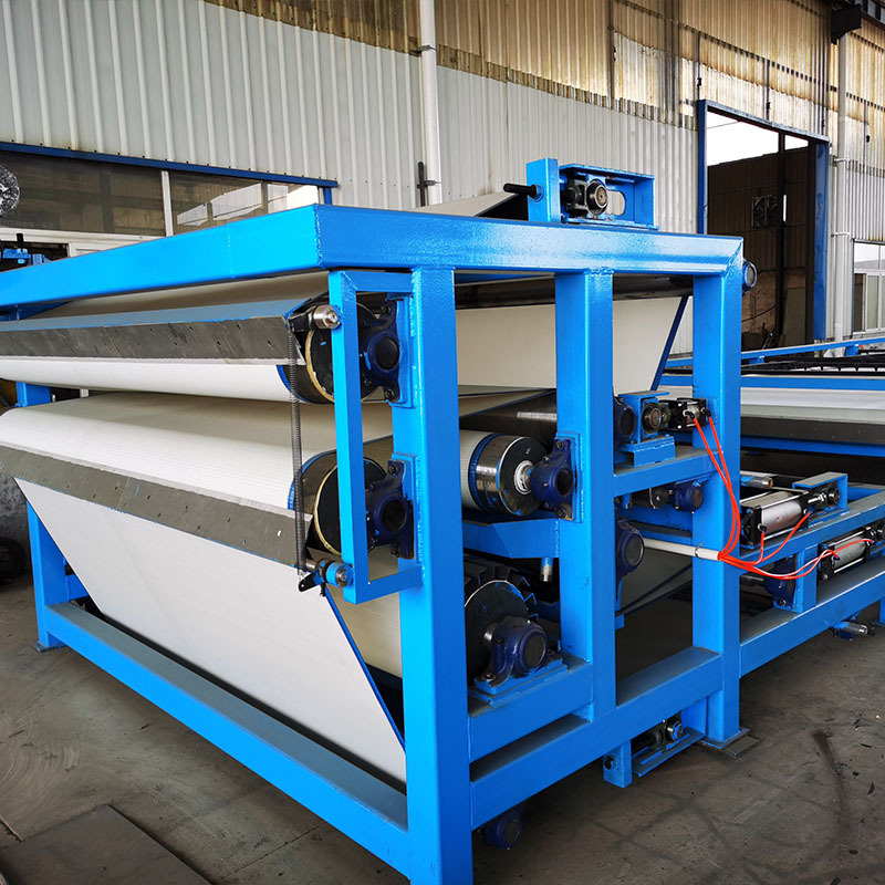 Belt filter press sludge thickener